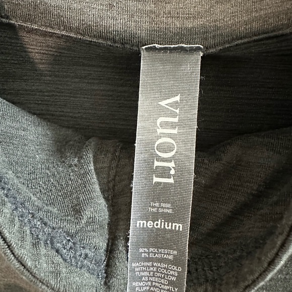 Vuori Ease Performance Half Zip Pullover Charcoal Heather V221 Mens Medium - Picture 3 of 4